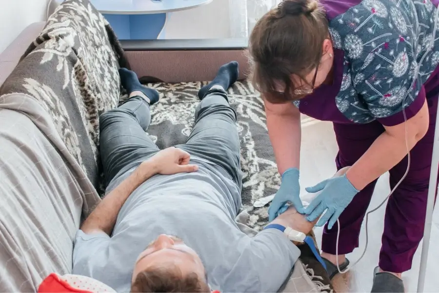 Срочный вывод из запоя в Макеевке: быстро, недорого